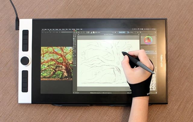 My IPAD PRO just became a DRAWING TABLET for my PC! (Duet Display Review!)  
